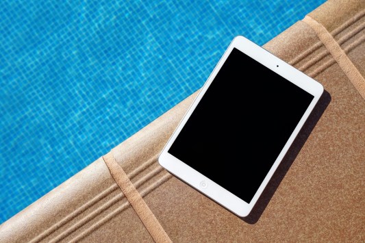 Tools and techniques for blogging on the road